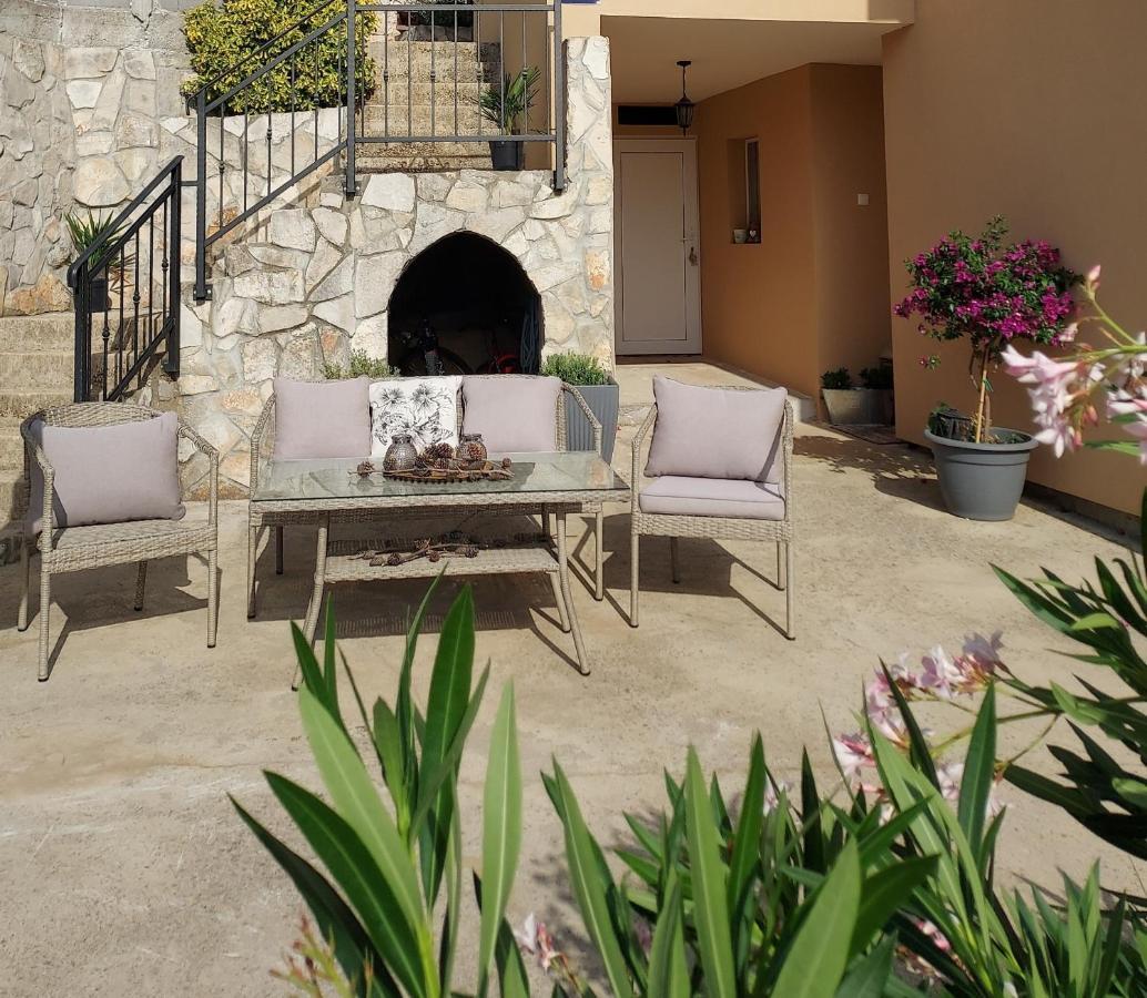 Apartman Ella Peracko Blato Exterior photo